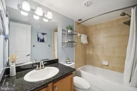 1220 Blair Mill Rd #810, Silver Spring, MD 20910 photo 17