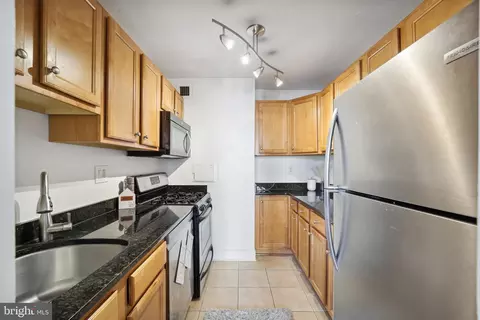 1220 Blair Mill Rd #810, Silver Spring, MD 20910 photo 9