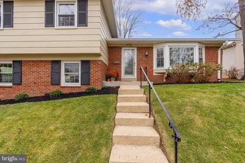 9712 Nassau Ln, Silver Spring, MD 20901 photo 3
