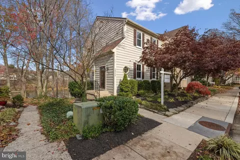 20222 Waterside Dr, Germantown, MD 20874