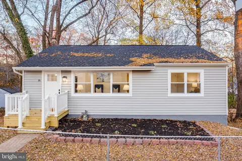 16 Grandin Cir, Rockville, MD 20851