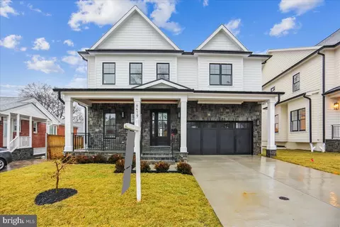 6419 Winnepeg Rd, Bethesda, MD 20817