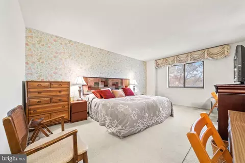 15100 Interlachen Dr #4-426, Silver Spring, MD 20906 photo 8
