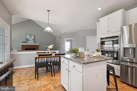 18514 Black Kettle Dr, Boyds, MD 20841 photo 7
