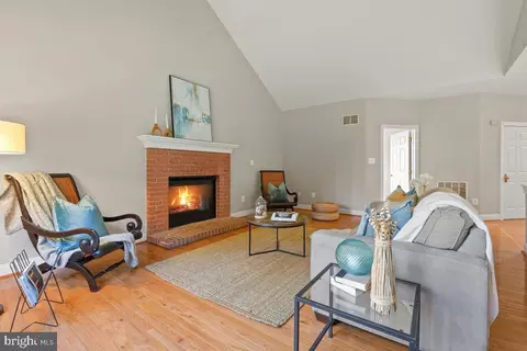 18514 Black Kettle Dr, Boyds, MD 20841
