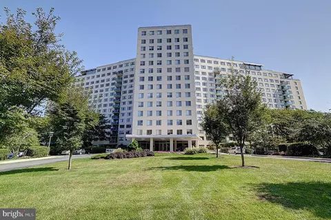 10401 Grosvenor Pl #1014, Rockville, MD 20852