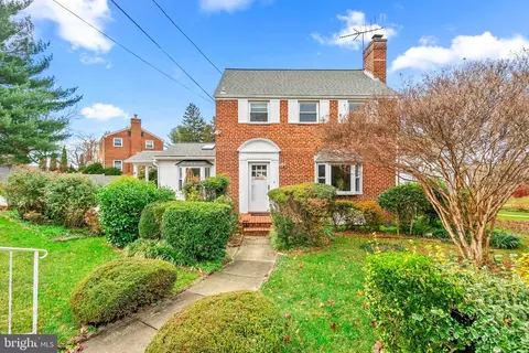 2601 Ross Rd, Chevy Chase, MD 20815