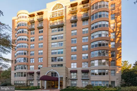 5000 Battery Ln #105, Bethesda, MD 20814