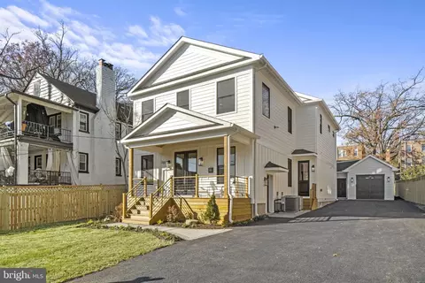 720 Maplewood Ave, Takoma Park, MD 20912