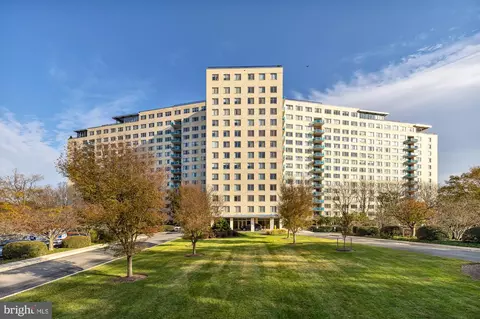 10401 Grosvenor Pl #1505, Rockville, MD 20852