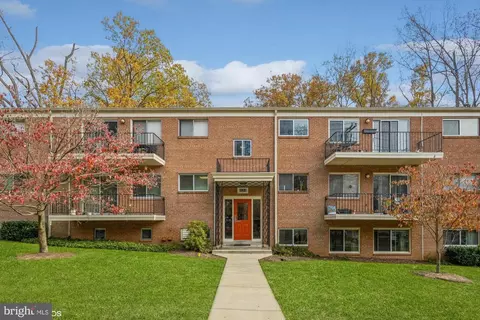 10681 Weymouth St #4, Bethesda, MD 20814