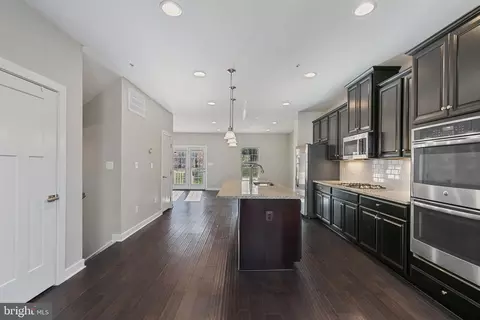 1603 Regent Manor Ct, Silver Spring, MD 20904 photo 7