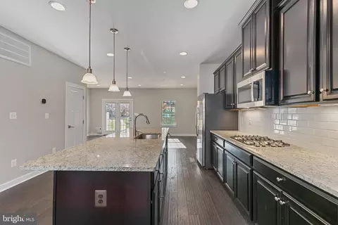 1603 Regent Manor Ct, Silver Spring, MD 20904 photo 9