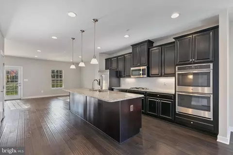 1603 Regent Manor Ct, Silver Spring, MD 20904 photo 8