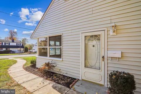 9936 Cottrell Ter, Silver Spring, MD 20903 photo 2