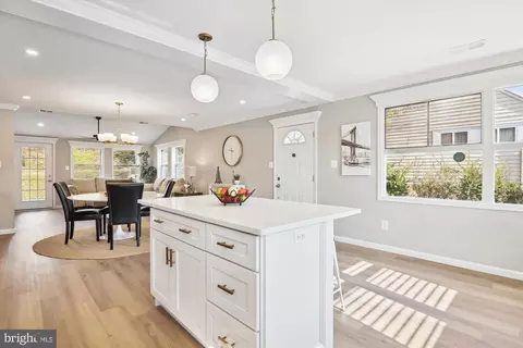 9936 Cottrell Ter, Silver Spring, MD 20903 photo 3