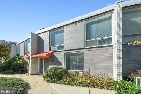 4985 Battery Ln #4985, Bethesda, MD 20814