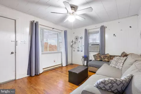 21610 Slidell Rd, Boyds, MD 20841 photo 3