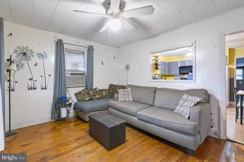 21610 Slidell Rd, Boyds, MD 20841 photo 2