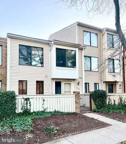 18702 Nathans Pl, Gaithersburg, MD 20886