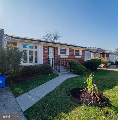 5110 Oakglen Dr, Rockville, MD 20852