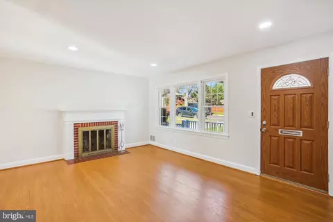 1700 Windham Ln, Silver Spring, MD 20902 photo 5