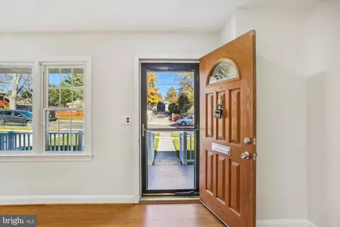 1700 Windham Ln, Silver Spring, MD 20902 photo 3