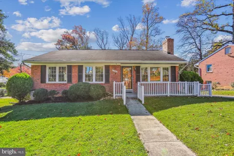 1700 Windham Ln, Silver Spring, MD 20902 photo 2