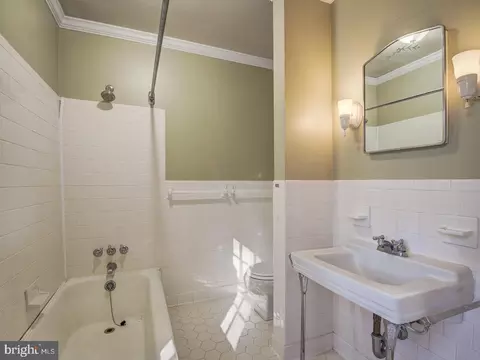 12500 Meadowood Dr, Silver Spring, MD 20904 photo 40