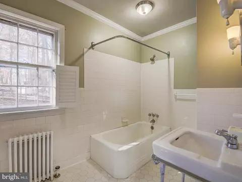12500 Meadowood Dr, Silver Spring, MD 20904 photo 39