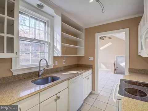 12500 Meadowood Dr, Silver Spring, MD 20904 photo 29