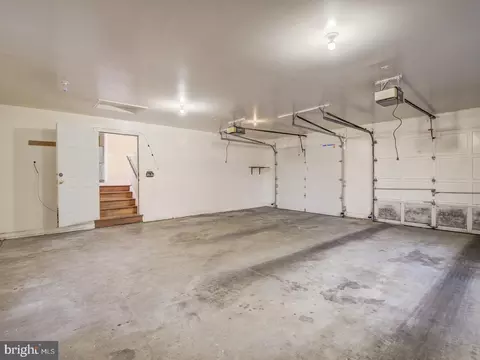 12500 Meadowood Dr, Silver Spring, MD 20904 photo 70