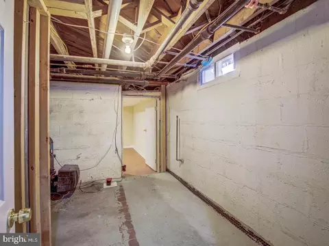 12500 Meadowood Dr, Silver Spring, MD 20904 photo 64