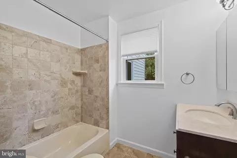 215 E Franklin Ave, Silver Spring, MD 20901 photo 11