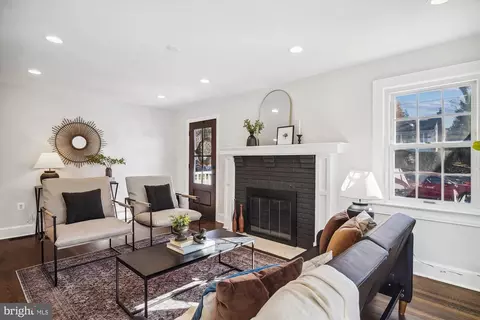 2029 Glen Ross Rd, Silver Spring, MD 20910 photo 4