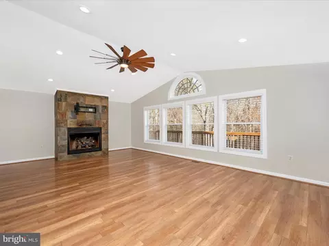 19121 Dowden Cir, Poolesville, MD 20837 photo 9
