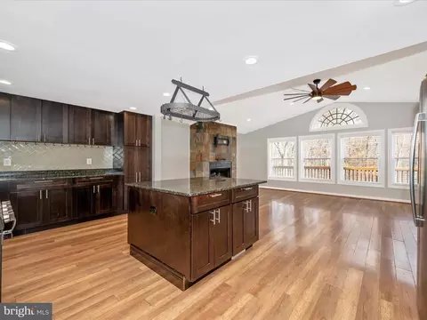 19121 Dowden Cir, Poolesville, MD 20837 photo 17