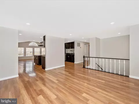 19121 Dowden Cir, Poolesville, MD 20837 photo 6