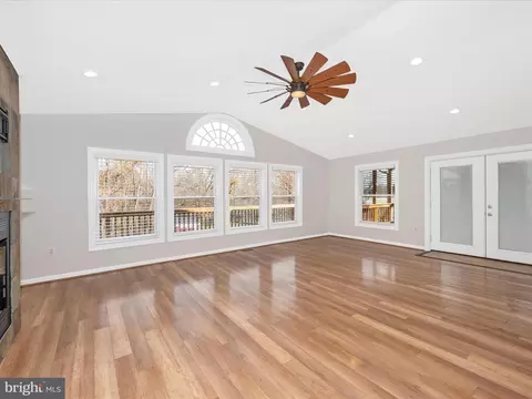 19121 Dowden Cir, Poolesville, MD 20837 photo 7