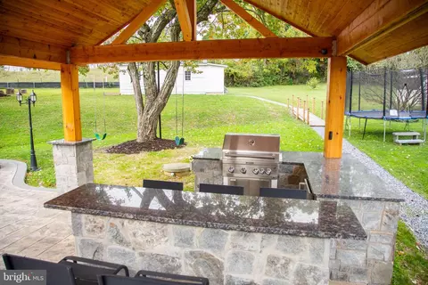 11005 Locust Dr, Damascus, MD 20872 photo 14