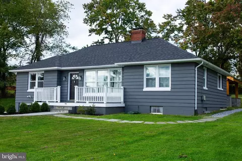 11005 Locust Dr, Damascus, MD 20872 photo 4