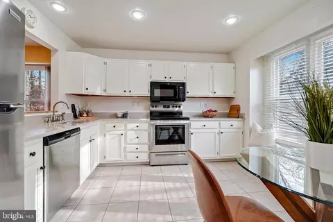 9048 Saffron Ln, Silver Spring, MD 20901 photo 6