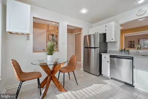 9048 Saffron Ln, Silver Spring, MD 20901 photo 9