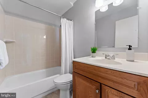 105 Stonegate Dr, Silver Spring, MD 20905 photo 30