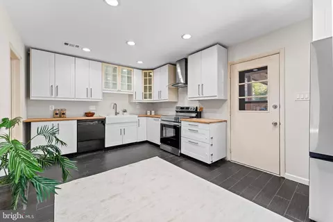 105 Stonegate Dr, Silver Spring, MD 20905 photo 11