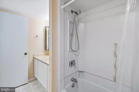 Bath - 15107 Interlachen Dr #2-316, Silver Spring, MD 20906 photo 1 of 1