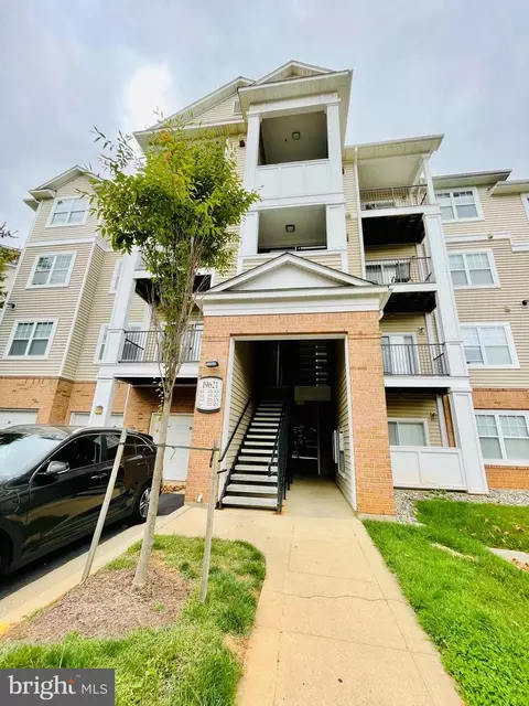19621 Galway Bay Cir #303, Germantown, MD 20874