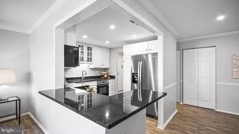 10010 Stedwick #204, Montgomery Village, MD 20886