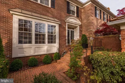 9475 Turnberry Dr, Potomac, MD 20854 photo 2