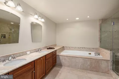 9475 Turnberry Dr, Potomac, MD 20854 photo 17